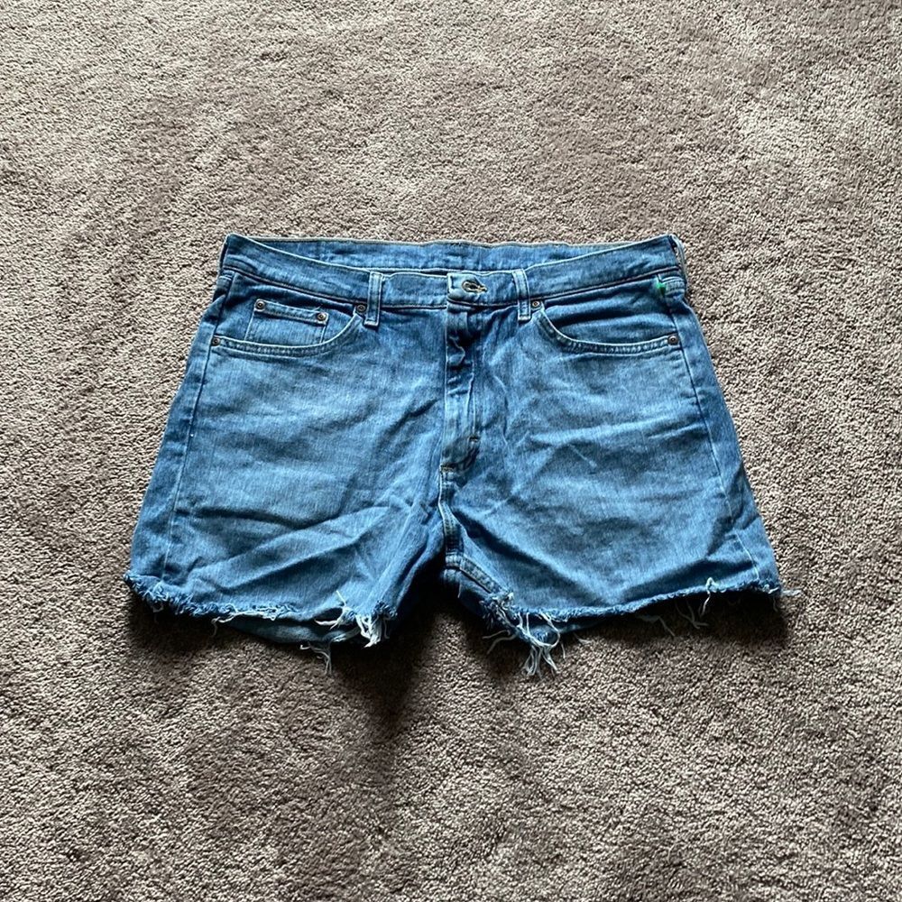 Wrangler Denim Cutoff Shorts SIZE 34 Frayed Hem Medium Wash Casual Summer